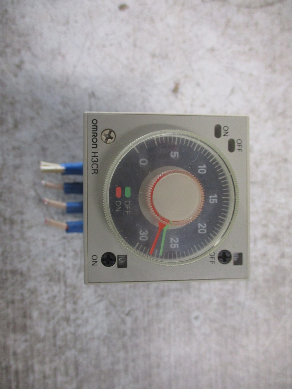 Omron H3CR-F8-300 Used