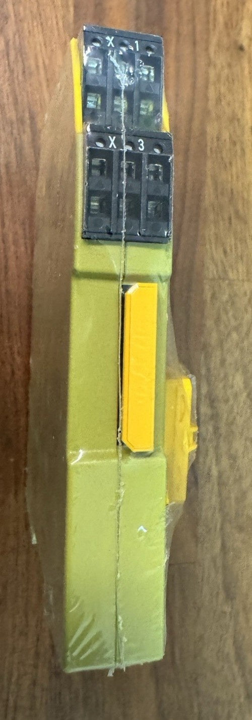 Pilz PILZ 751107 PNOZ S7 C 24VDC 4N / O 1N New