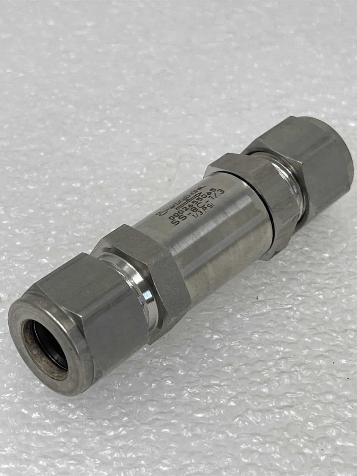 Swagelok SS-8C-1/3 Used