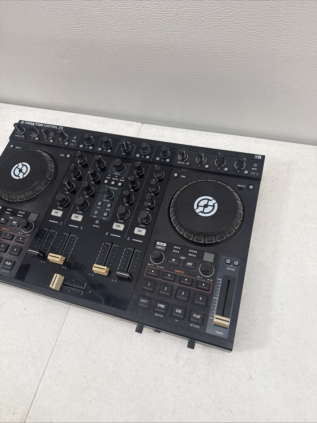 Native Instruments TRAKTOR KONTROL S4 Used