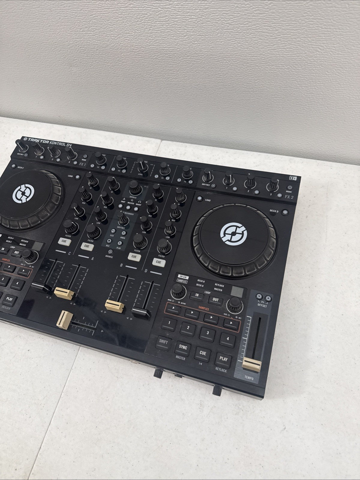 Native Instruments TRAKTOR KONTROL S4 Used