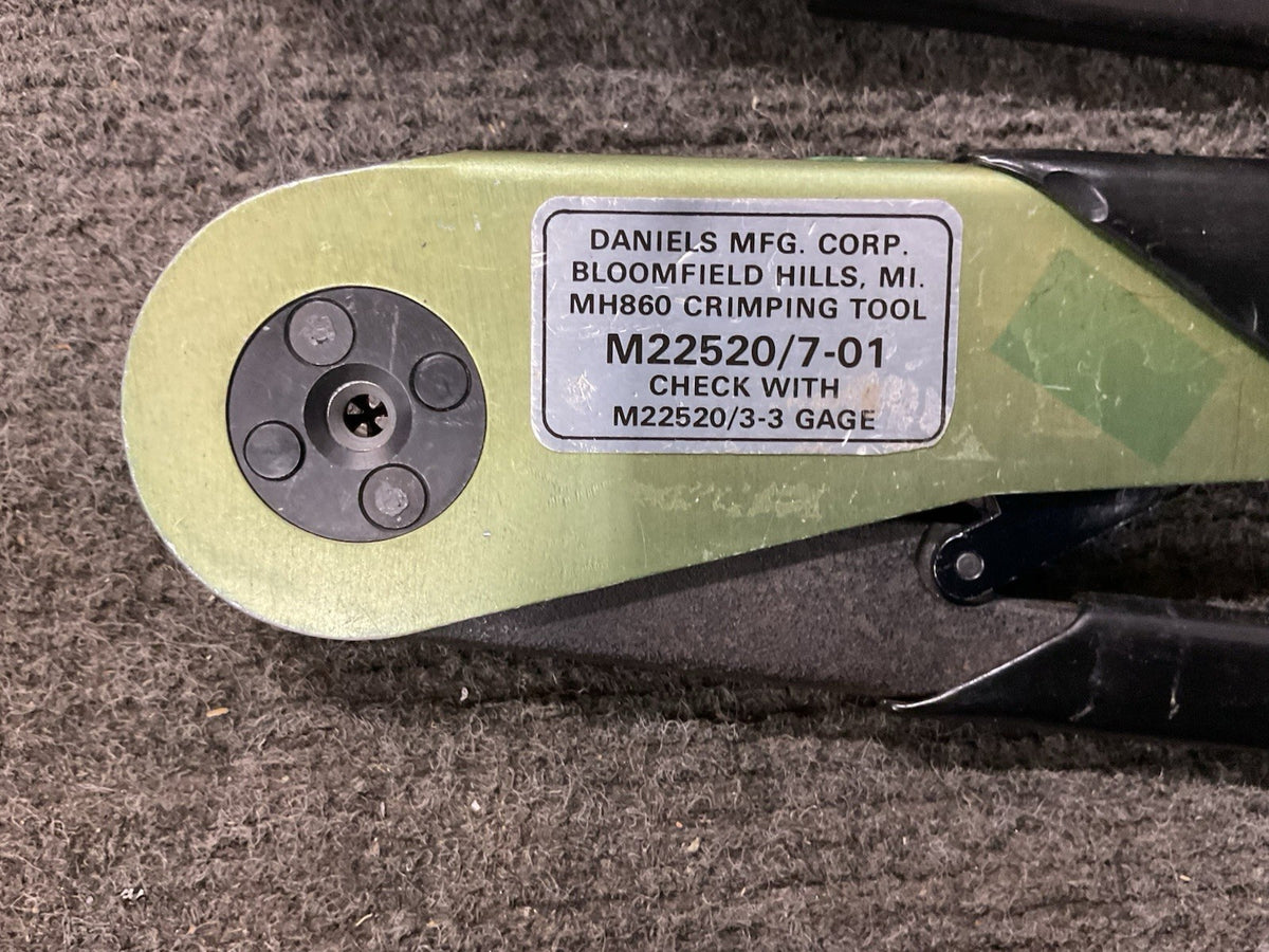 Daniels DMC M22520/7-01 Used