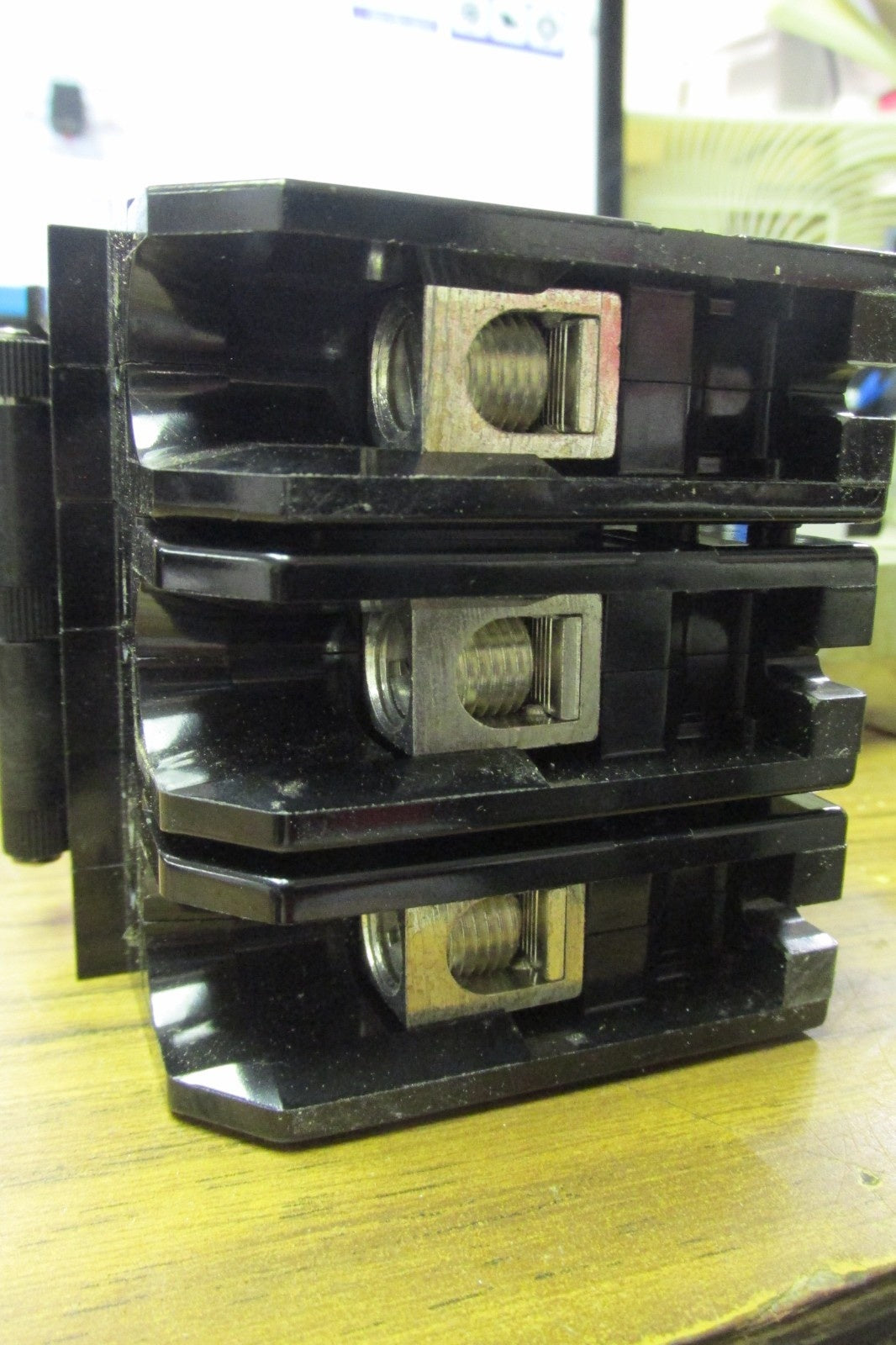 Carling Technologies Ea3-x0-01-918-32c-hb New