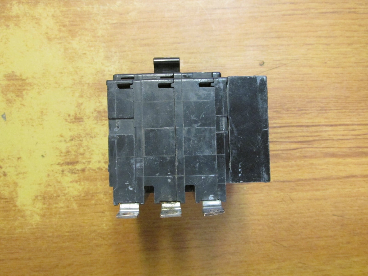 Square D QOB3351021 Used