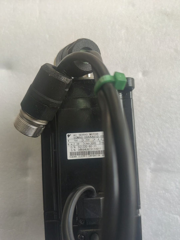 1 PC used For Yaskawa SGMAH-08AAA61D-0Y