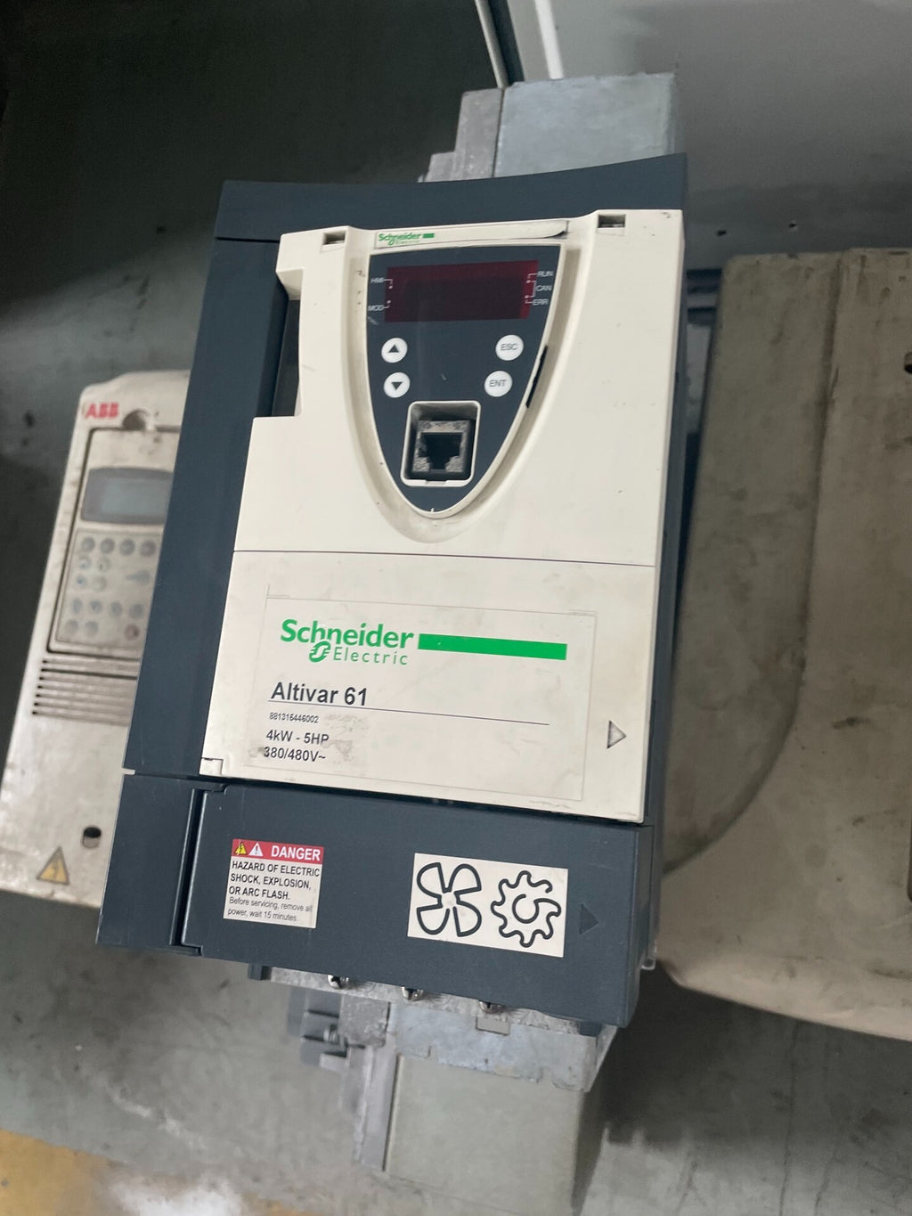 Schneider ATV61HU40N4Z Used Variable Frequency Drive Industrial Automation