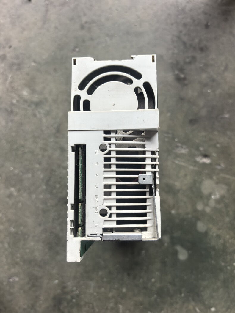 Lenze E82EV222_4C000 Used Industrial Automation Spare Part for Industrial Automation