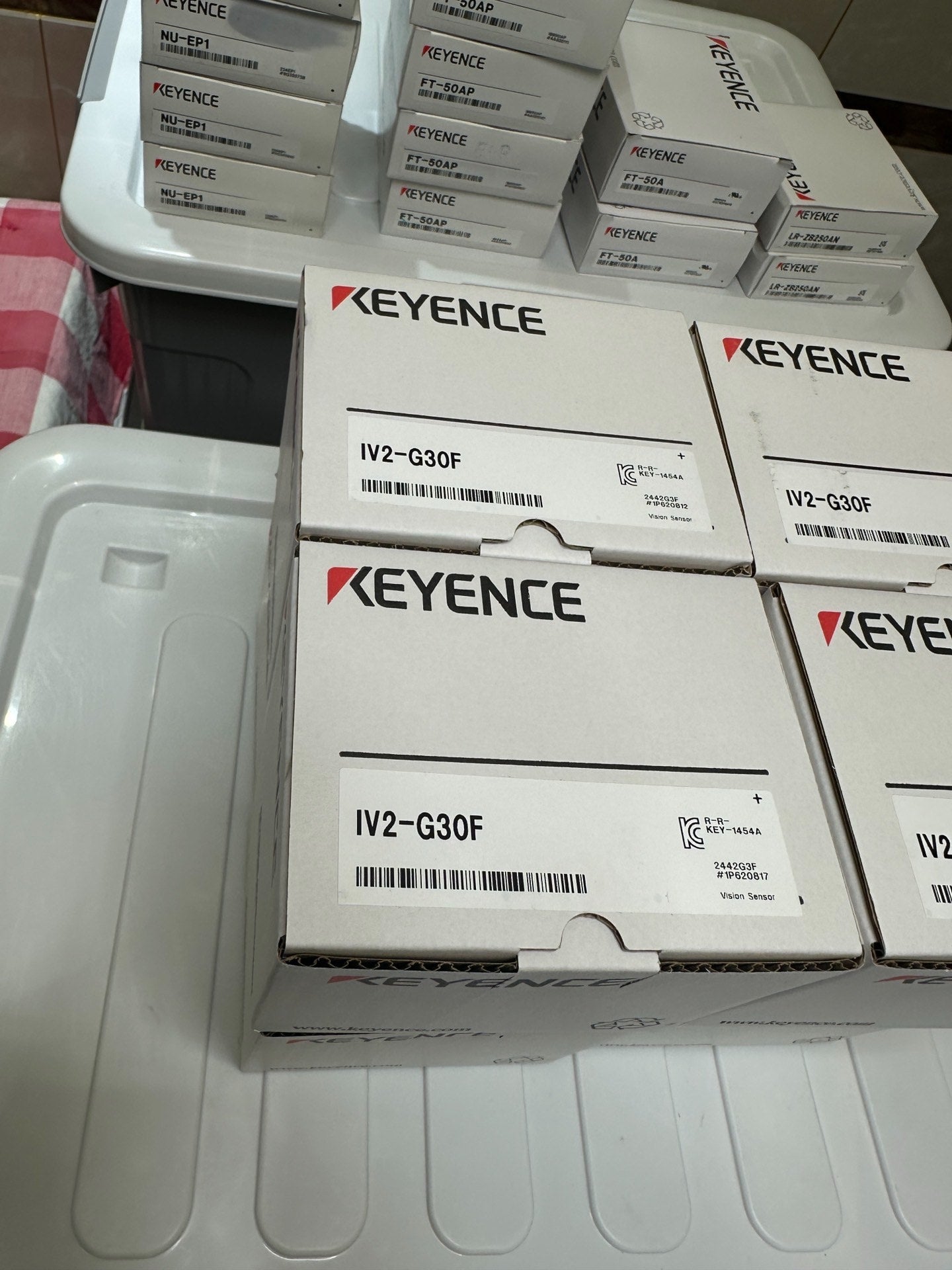 Keyence IV2-G30F New Sensors & Encoders Industrial Automation